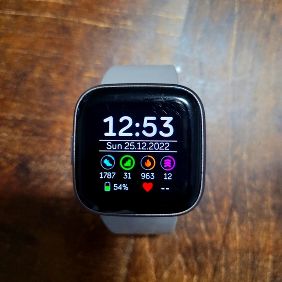 Fitbit Versa 2 - Picture 1 of 5